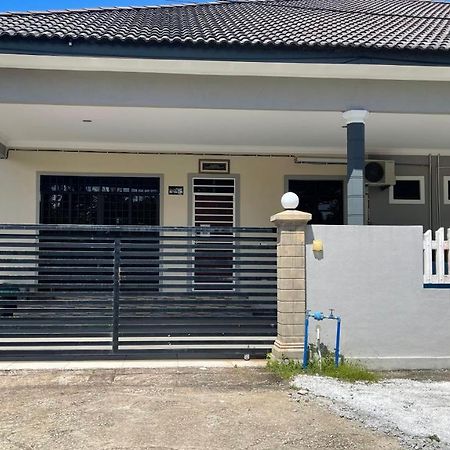 Nikmat Homestay Riyadh Kampong Tuan Mandak Εξωτερικό φωτογραφία