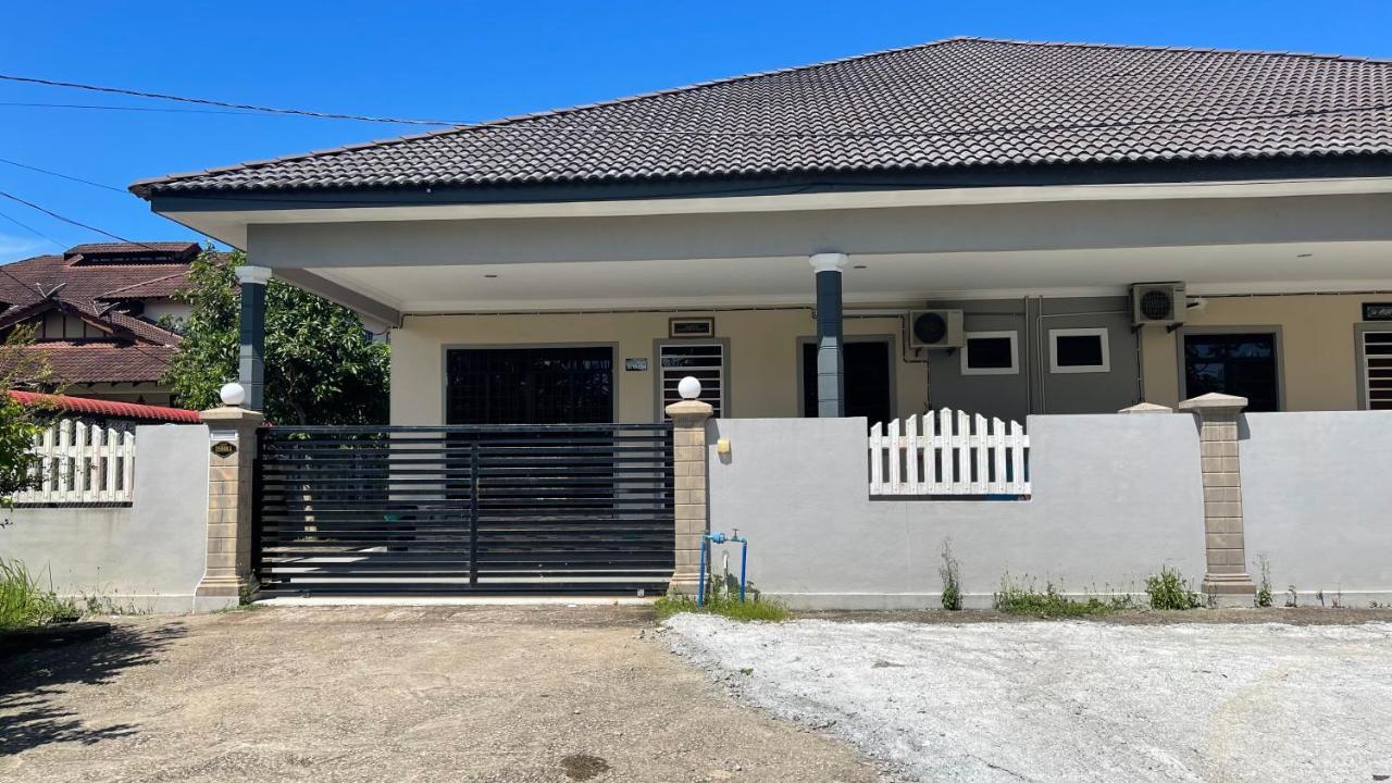 Nikmat Homestay Riyadh Kampong Tuan Mandak Εξωτερικό φωτογραφία